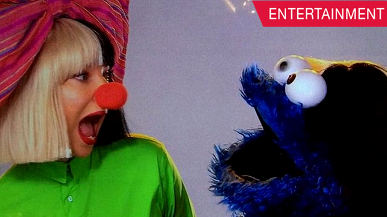 Sia reveal her face for ‘Sesame Street’ 