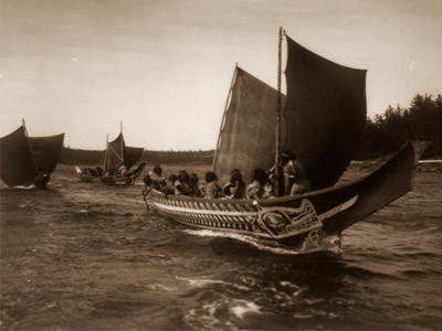 1914-Kwakiutl-people-in-canoes-in-British-Columbia